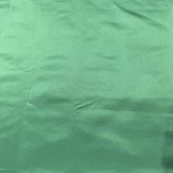 Corte corpiño raso verde 1.8m